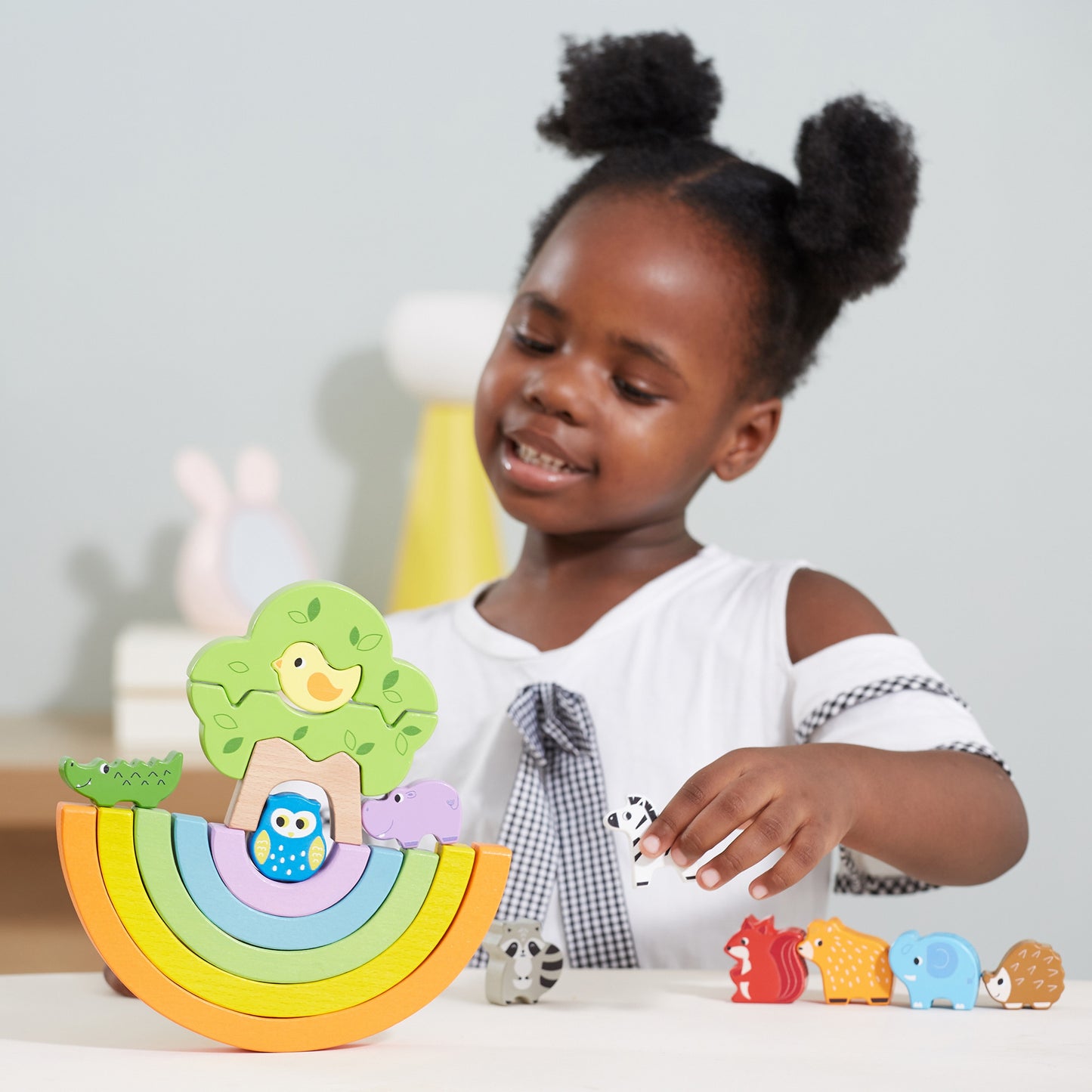 VIGA Fa Szivárvány Építőjáték – Montessori Kreativítás Állatfigurákkal 18 Hónapos Kortól