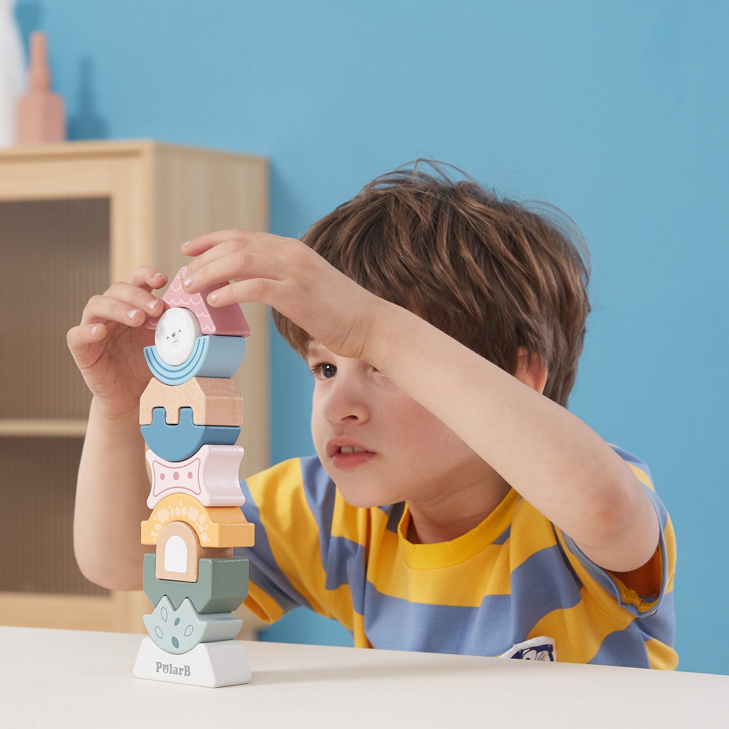 VIGA PolarB Fa Egyensúlyozó Torony – Montessori Építőjáték Állatfigurákkal 18 Hónapos Kortól