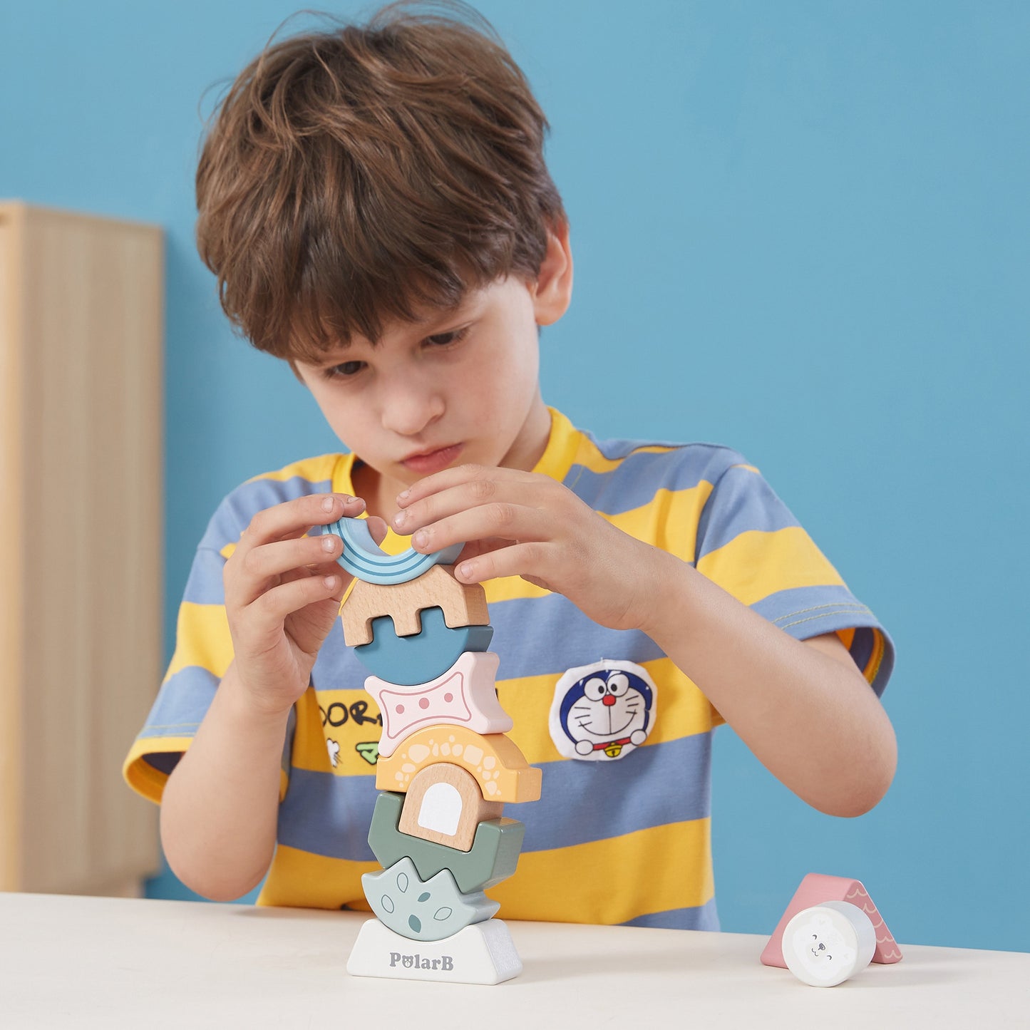 VIGA PolarB Fa Egyensúlyozó Torony – Montessori Építőjáték Állatfigurákkal 18 Hónapos Kortól