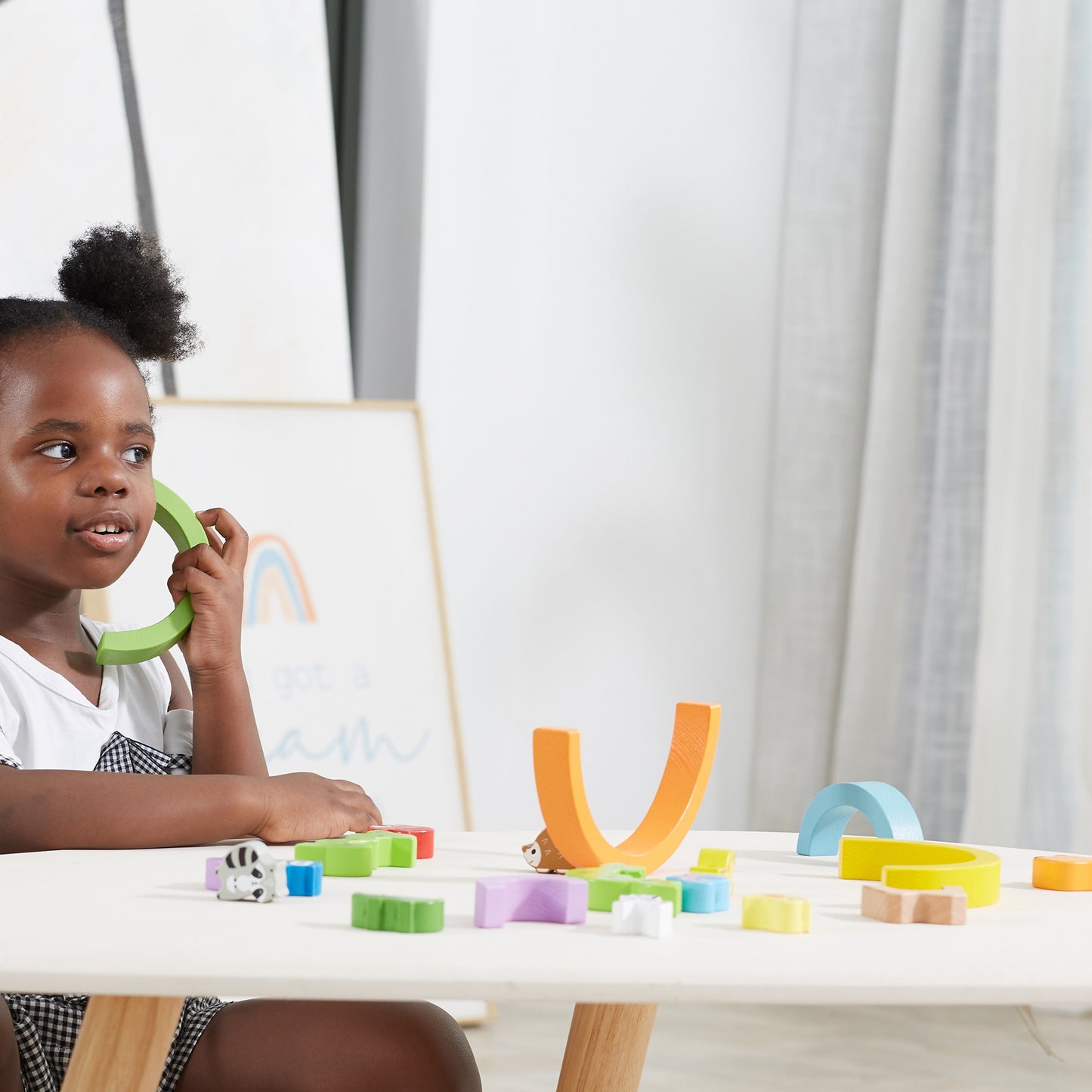 VIGA Fa Szivárvány Építőjáték – Montessori Kreativítás Állatfigurákkal 18 Hónapos Kortól